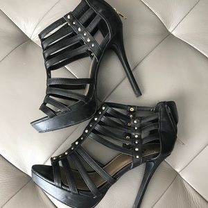 Deb strappy pumps!